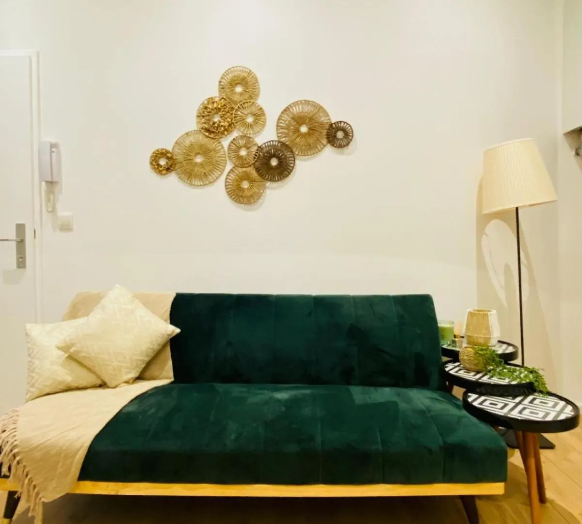 Ottakring Gem Shared 4-Br Retreat Breathtaking City Views ウィーン 0*,  オーストリア