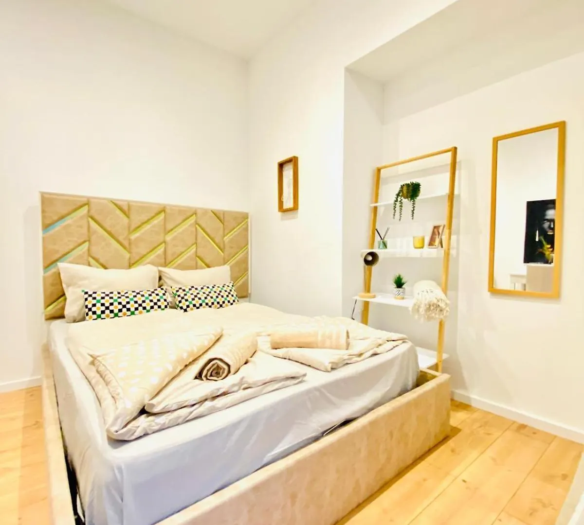 アパート Ottakring Gem Shared 4-Br Retreat Breathtaking City Views ウィーン