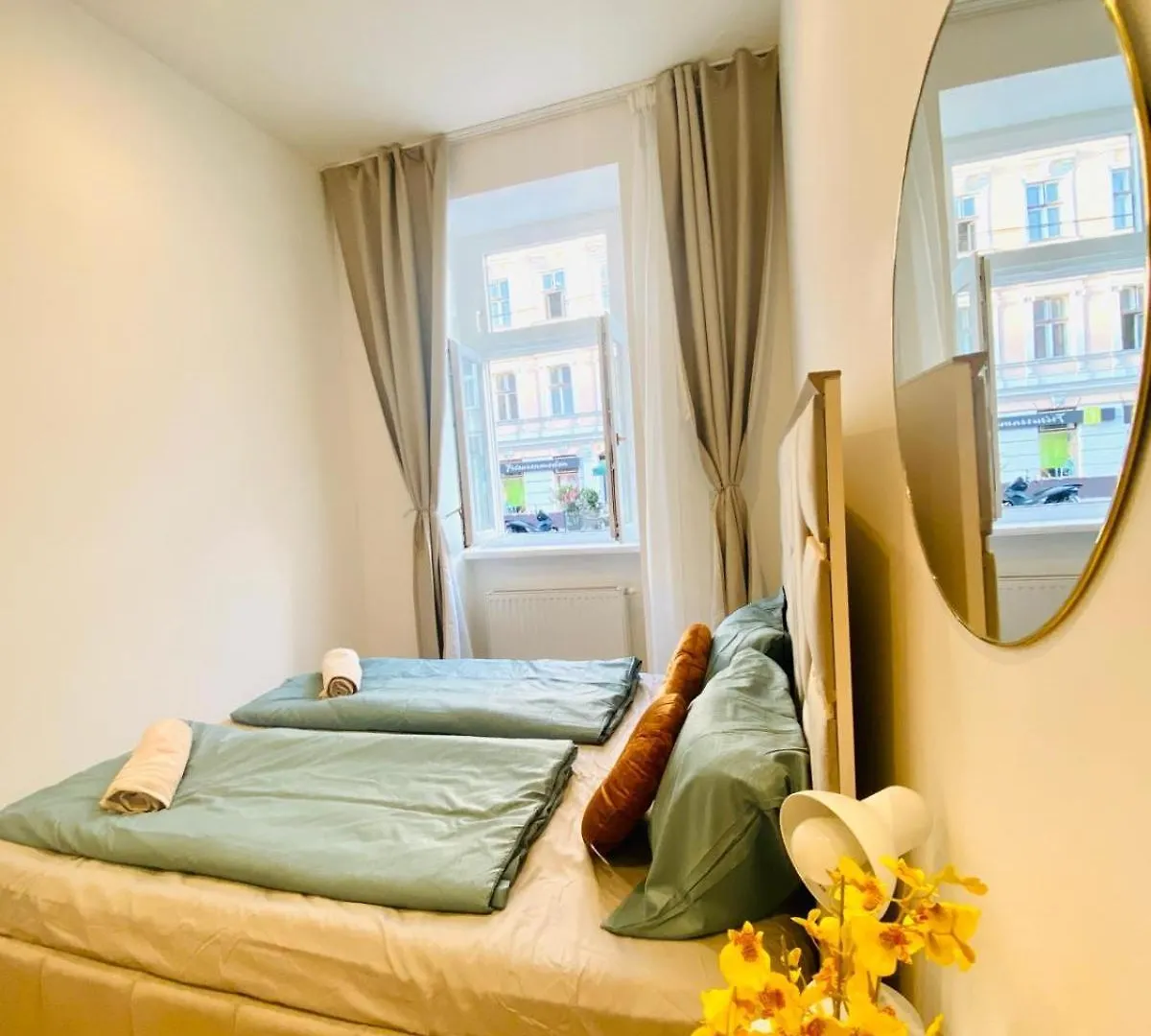 Ottakring Gem Shared 4-Br Retreat Breathtaking City Views ウィーン 0*,